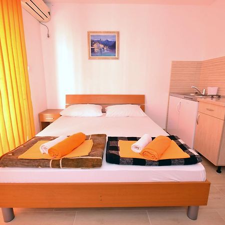 Apartmani Spaic ヘルツェグ・ノヴィ エクステリア 写真